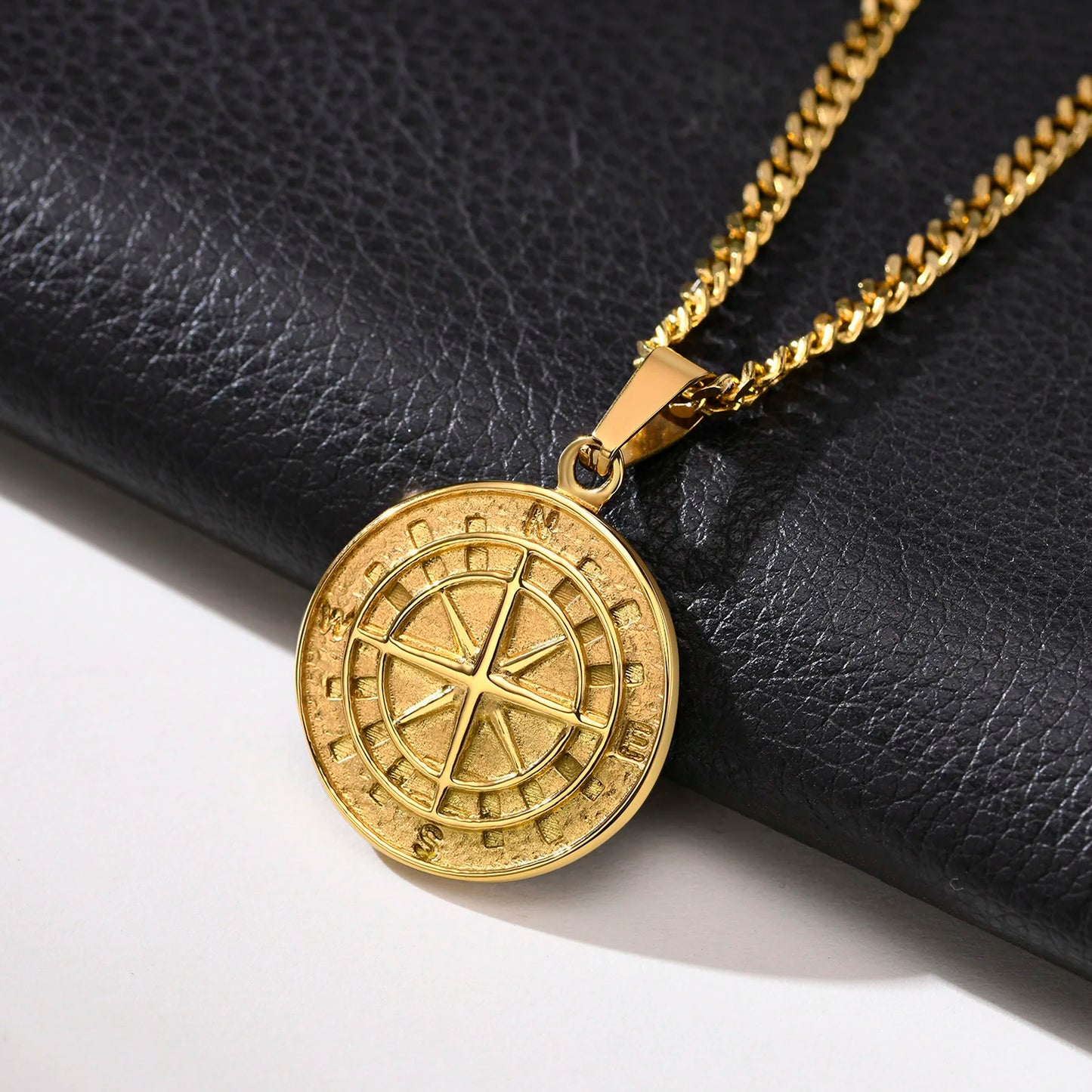 Compass Pendant Chain Set.